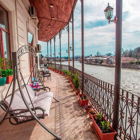 Hotel Caravan Palace Kutaisi Zewnętrze zdjęcie